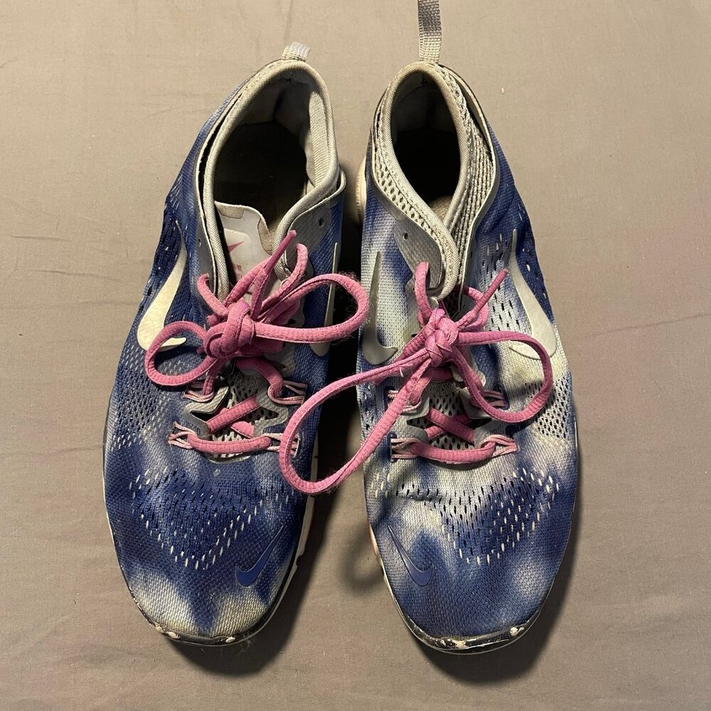 Nike Women's Blue and Pink Athletic Shoes